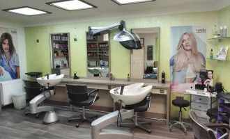 Exklusiver Friseursalon & Barber Shop mit großem Kundenstamm und Parkplätzen