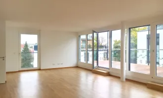 1190! Schöne 4-Zimmer Wohnung mit riesiger Terrasse und Balkon AUF EINER EBENE ab Jänner 25!