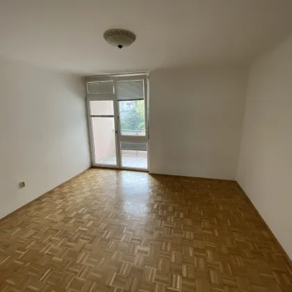 Gepflegte 2 Zimmer Wohnung mit Balkon - Bild 3