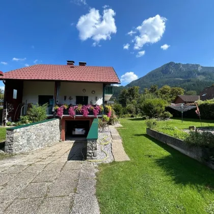 Wohnhaus mit Garage und Carport, voll unterkellert, zweitwohnsitzfähig - Bild 2