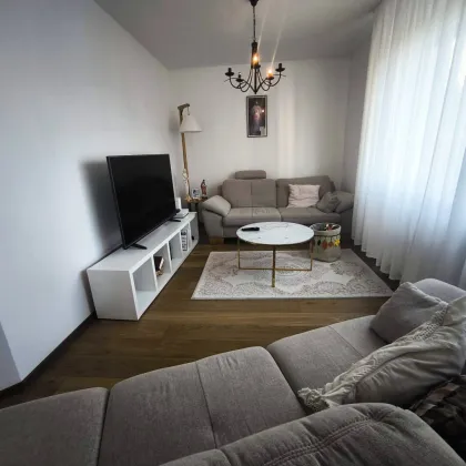 Platz für Familienglück: Stylische 4-Zimmer-Wohnung mit Spielplatzblick wartet auf euch! - Bild 3