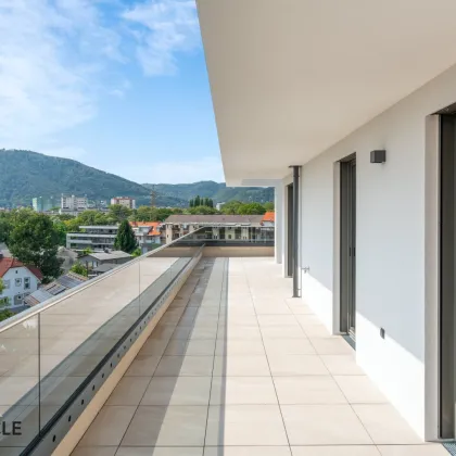 +++ PENTHOUSE +++ Helle 4-Zimmer-Wohnung mit sonniger Dachterrasse in der Nähe des Murradwegs - AB SOFORT VERFÜGBAR - Bild 2