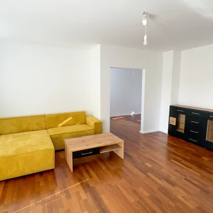 RESERVIERT - Moderne Wohnung mit Garten & Terrasse + eigener Parkplatz (Video in Beschreibung) - Bild 2