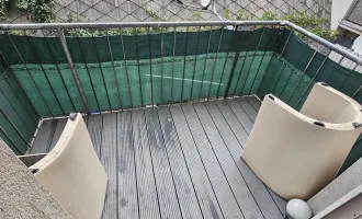 Tokiostraße: 3 Zimmer mit Balkon!  frisch renoviert und hofseitig gelegen!