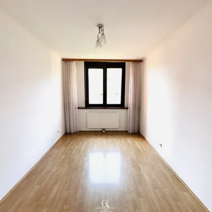 Schöne 2-Zimmer-Wohnung mit Balkon und Garage in zentraler Lage - Bild 2