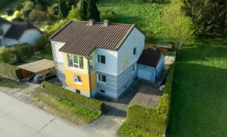 Großes Wohnhaus mit Carport und Donaublick