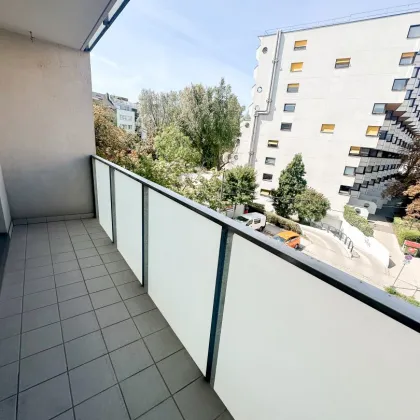 Moderne 2-Zimmerwohnung mit Loggia in U-Bahn-Nähe - Bild 2