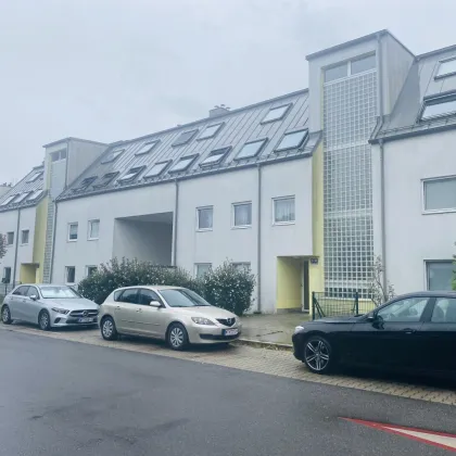 RUHIGE WOHNUNG MIT BALKON UND GARAGE - Bild 2