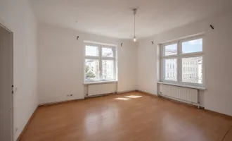 ++NEU++ renovierungsbedürftige 2-Zimmer ALTBAU-WOHNUNG in sehr guter Lage!