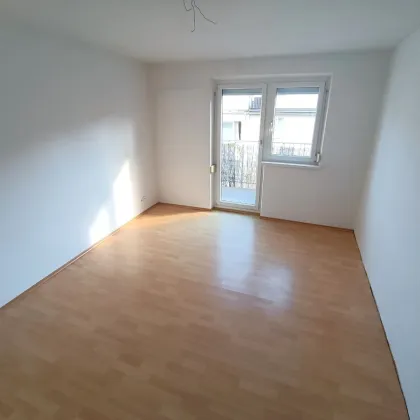 2-Zimmer Wohnung mit  2 Balkonen! Nähe U4 Ober St.Veit! Sanierungsbedürftig! - Bild 3