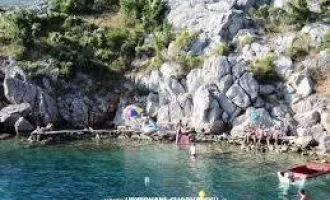 Nekretnina vrijedna pažnje. -  GRAĐEVINSKO ZEMLJIŠTE S IDEJNIM PROJEKTOM  POSLOVNO STAMBENA ILI UGOSTITELJSKO TURISTICKA NAMJENA / Cezarica- Karlobag