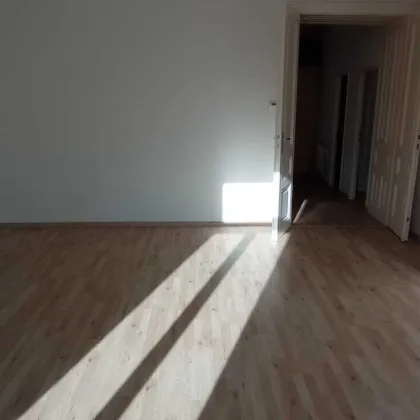 Ideale Pärchenwohnung für Altbau-Fans! - Bild 3