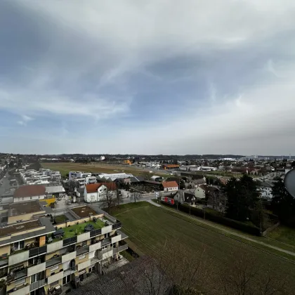 Ihre Traum-Immobilie - 3-Zimmer-Penthouse mit unglaublichem Fernblick -Sonnenloggia und Stellplatz inkludiert - Bild 3