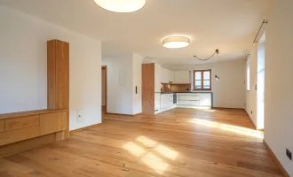 SCHARNITZ - MODERNE 3-ZIMMERWOHNUNG MIT BALKON UND TERRASSE ZU VERMIETEN