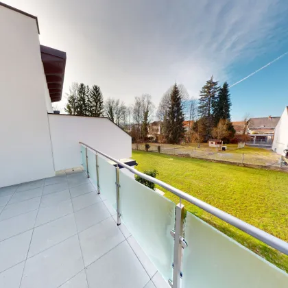 PROVISIONSFREI! ECK-REIHENHAUS INKL. BURGBLICK! MITTEN IN VOITSBERG! 5 LICHTDURCHFLUTETE ZIMMER! 2 BADEZIMMER! BALKON & TERRASSE! TRAUM-GARTEN ÜBER 189 m²! - Bild 2