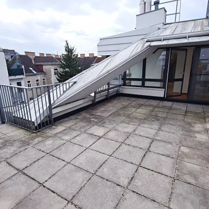 ROLLINGERGASSE, DACHGESCHOSS, 106 m2 Maisonette mit 30 m2 Terrasse, Wohnküche, 2 Zimmer, Wannenbad, Parketten, WG-geeignet - Bild 2