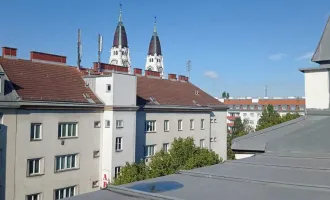 Moderne, sehr helle Dachgeschosswohnung mit sonniger Terrasse - 2er WG-tauglich - vis a vis U3 Station Enkplatz gelegen!