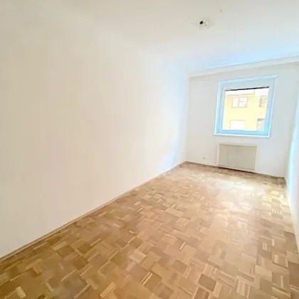 PROVISIONSFREI VOM EIGENTÜMER! UNSANIERTE 3-ZIMMER WOHNUNG NÄHE HANDELSKAI! - Bild 3