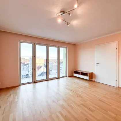 SCHLOSSBERGBLICK - Helle 3,5-Zimmer-Wohnung mit Blick über Graz in zentraler Lage - Bild 2