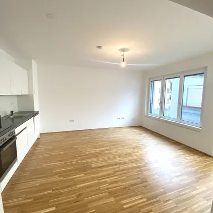 Zwei-Zimmer Wohnung mit Balkon! - Bild 2