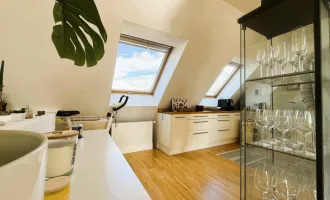 NASCHMARKT NÄHE: TRAUMHAFTE DG-MAISONETTE-WOHNUNG MIT 360°-DACHTERRASSE IN RUHELAGE