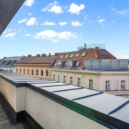 Welch grandioser Panoramablick! Großzügige drei Zimmer, mit 2 kompakten Terrassen und bester Lage! - Bild 2