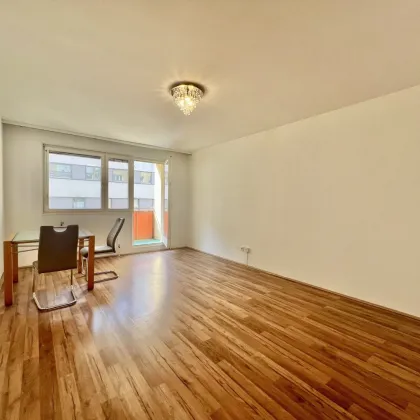 FERNBLICK - 5 Jahre befristet - 2 Zimmer - ca. 59m² WFL - Loggia - Einbauküche - Lift - Bild 3