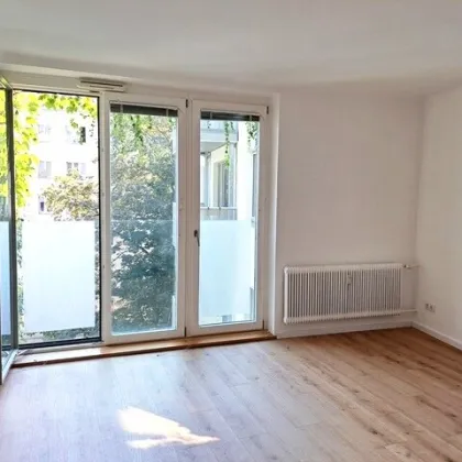 GEMÜTLICHE & HELLE NEUBAUWOHNUNG MIT FRANZÖSISCHEM BALKON - HOFRUHELAGE!! - Bild 3