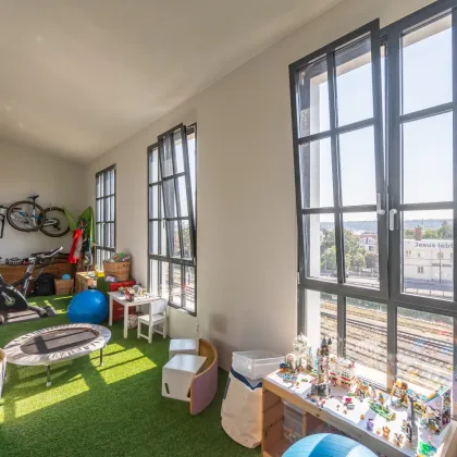 inkl. KFZ-Platz! Loft Charme trifft Luxus: Einzigartige DG-Wohnung mit Dachterrasse und Fernblick - Bild 2