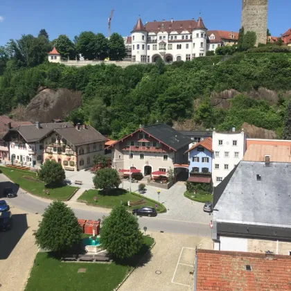 Historisches Innenhofhaus aus dem Jahre 1577 am Marktplatz in Neubeuern - Bild 2