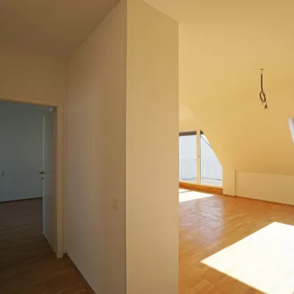 Klimatisierte 3-Zimmer-Dachgeschoßwohnung mit Südbalkon - ERSTBEZUG! - Bild 3