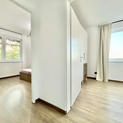 ERSTBEZUG nach Sanierung - 4 Zimmer - ca. 88m² NFL - Loggia - Luftwärmepumpe - Hochwertig möbliert - PKW-Stellplatz möglich - Bild 3