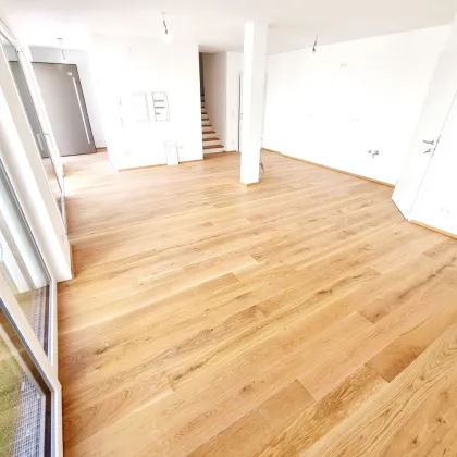 Ihre Suche hat ein Ende.... WOW - Cooles Townhouse mit Garten! 3 Zimmer + Ideale Raumaufteilung + Erdwärme + Absolute Ruhelage + Tiefgarage! Nachhaltig und zukunftssicher investiert! - Bild 2