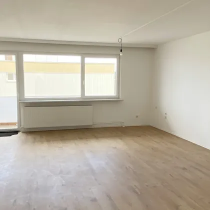 Sehr helle 4-Zimmer-Wohnung mit Loggia - Bild 3