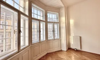 **Altbau mit Charme im Botschaftsviertel neben Arenbergpark**+ Geräumige 4-Zimmerwohnung + Frisch renoviert + Traumhaft schönes Altbauhaus