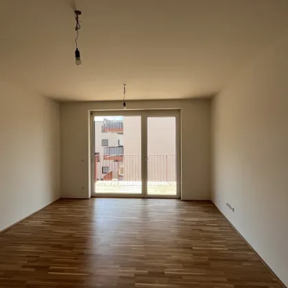 **Geförderte Neubauwohnung** 2 Zimmer mit Balkon und Parkplatz! - Ab November verfügbar! - Bild 2