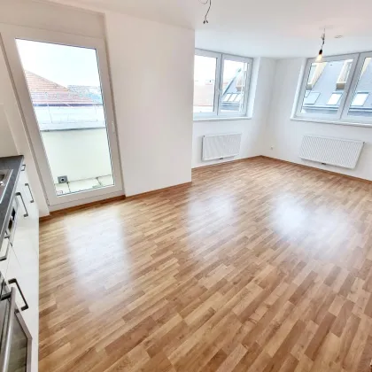 Preisgesenkt! TOP Wohnung im Dachgeschoss mit Terrassen! U-Bahn Nähe + Beste Infrastruktur + Traumhaftes Altbauhaus + Mitten im Geschehen! Jetzt zugreifen! - Bild 3