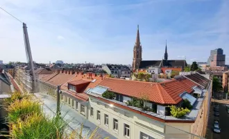 WOW! Wohntraum im Dachgeschoss mit Fernblick und Parkplatz! Mit dem Lift in die Wohnung + 2 Terrassen + Perfekte Raumaufteilung + Traumhaftes Altbauhaus!