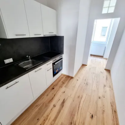 Neuer Preis! Perfekte Kleinwohnung - 2 Zimmer! Entzückende Altbauwohnung + Frisch saniert + Traumhaftes Altbauhaus + Ruhige Seitengasse + Fairer Preis + TOP Anbindung! Jetzt zugreifen! - Bild 3