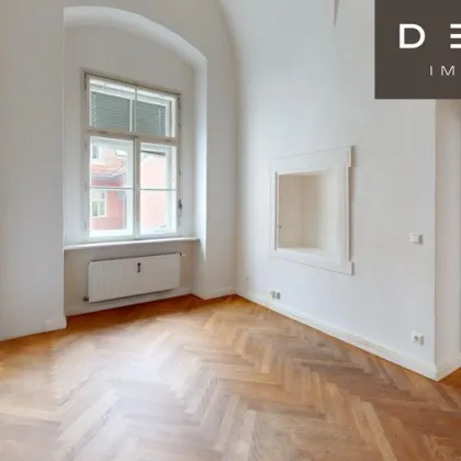 | EXTRAVAGANTE  ALTBAUWOHNUNG  IN WUNDERSCHÖNEM PALAIS | HELLE ZWEI ZIMMER WOHNUNG  | 2. OBERGESCHOSS | SEHR GUTE LAGE - Bild 3