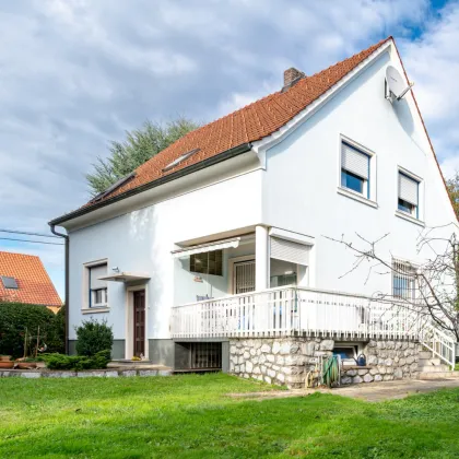 FAMILIENDOMIZIL MIT GROßEM GARTEN UND ALTBAUMBESTAND - Bild 3