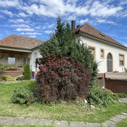 großzügiges Wohnhaus mit 6 Zimmern Garage und großem idyllischem Garten  zu verkaufen - Bild 2