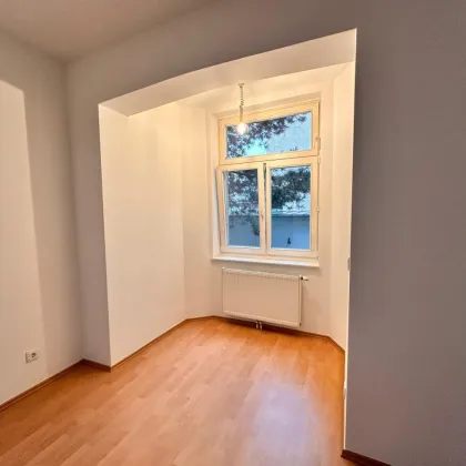 2 er WG Wohnung mit neuer Küche und kleinen Balkon - sofort bezugsfähig! - Bild 2