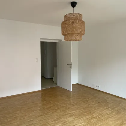 Anlage oder Selber Wohnen - Nähe Klinik, separate Küche und Wohn-Schlafzimmer mit Bad und Balkon - Bild 2