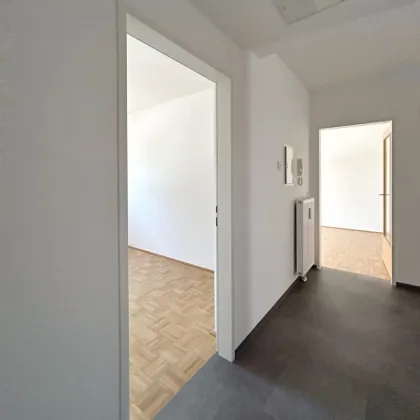 HELLE ERDGESCHOSSWOHNUNG IN TOP LAGE MIT TERRASSE UND GARAGE - Bild 3