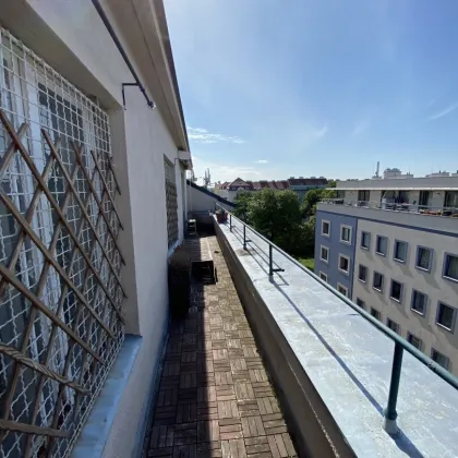 Neuwertig - gemütliche Dachgeschosswohnung inkl. Terrasse in der Nähe des Krankenhaus Nord - Bild 3