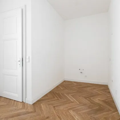 Erstbezug im Luxus-Altbau! Helle Garconniere im Mezzanin! - Bild 3