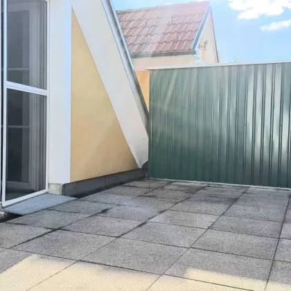 Loftartige, ruhige 4ZI im Landhaus mit Terrasse 18m², Parkplatz - Bild 2