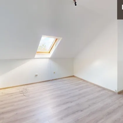 | TOLLE KLEINWOHNUNG  | IM ALTBAU  | DACHGESCHOSS  | SANIERUNGSBEDÜRFTIG - Bild 2