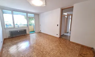 Zentrale und helle 3-Zimmer Wohnung mit gemütlicher Loggia